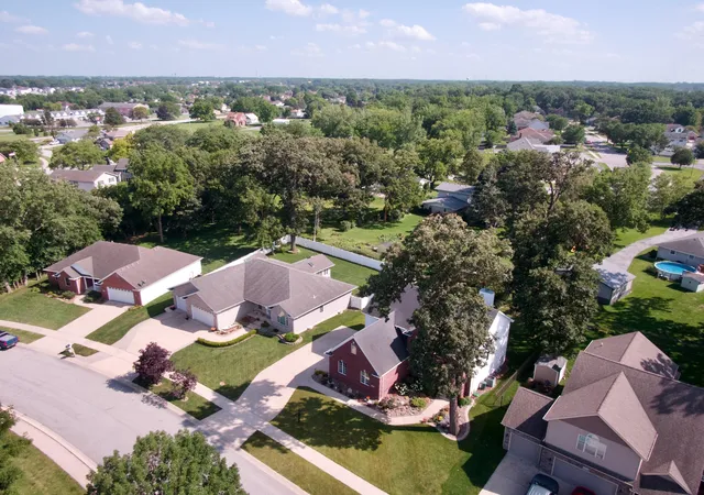 Homes for sale in Schererville, IN | 5353 72nd Ave, Schererville, IN 46375 | MLS# 840977