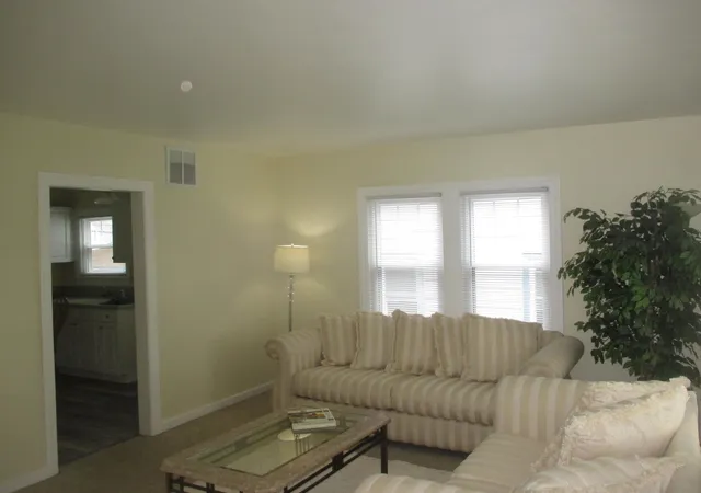 Photo 3 of Single family home for sale at 8322 White Oak Ave, Munster, IN 46321 | MLS# 840954 | Listing updated on 2026-09-03
