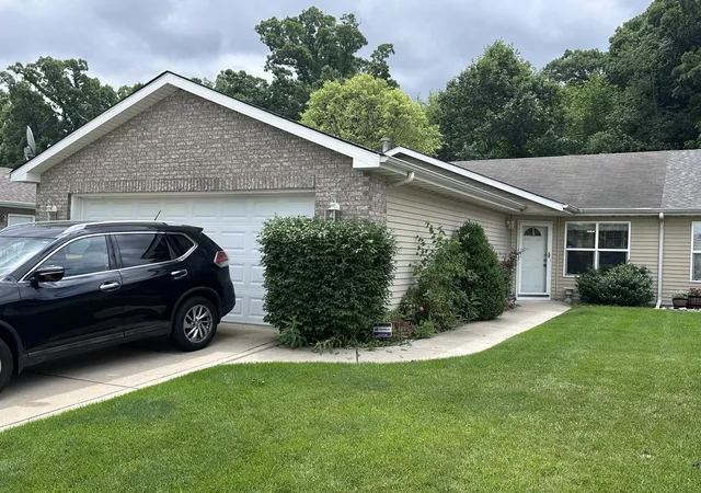 Homes for sale in Merrillville, IN | 4411 W 92nd Pl, Merrillville, IN 46410 | MLS# 840959