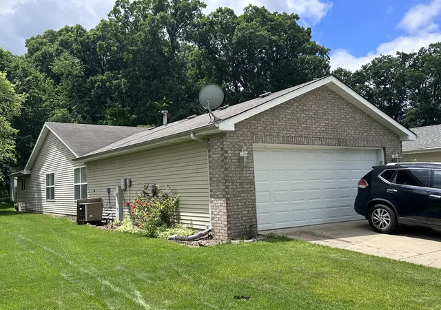 Homes for sale in Merrillville, IN | 4411 W 92nd Pl, Merrillville, IN 46410 | MLS# 840959
