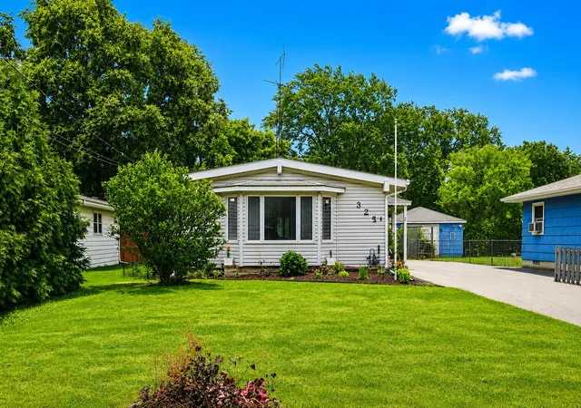 1st image of 325 N Hobart Rd, Hobart, IN 46342 | MLS# 840934