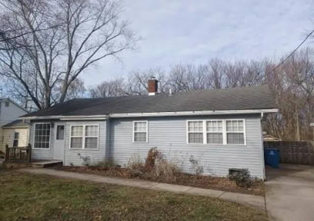 Homes for sale in Crown Point, IN | 412 W South St, Crown Point, IN 46307 | MLS# 840938