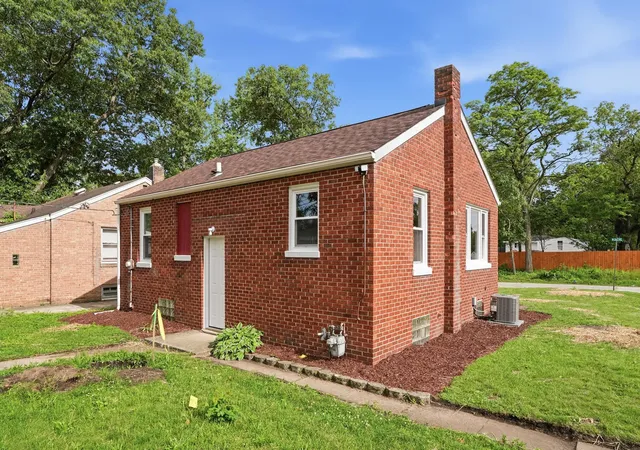 3rd image of 3050 W 39Th Pl, Gary, IN 46408 | MLS# 841010
