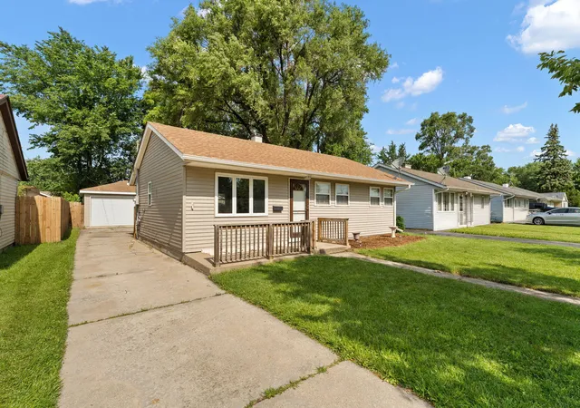 3rd image of 8124 Sycamore Ave, Highland, IN 46322 | MLS# 841018