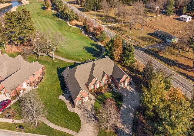 Homes for sale in Wheatfield, IN | 5540 Fountain View Dr, Wheatfield, IN 46392 | MLS# 840993