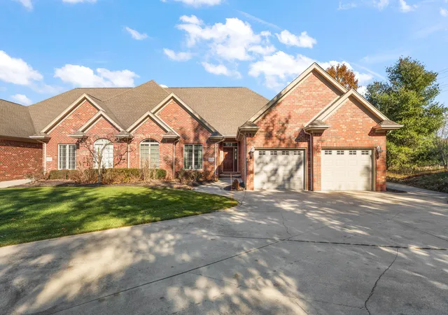 Photo 3 of Condo for sale at 5540 Fountain View Dr, Wheatfield, IN 46392 | MLS# 840993 | Listing updated on 2026-08-03