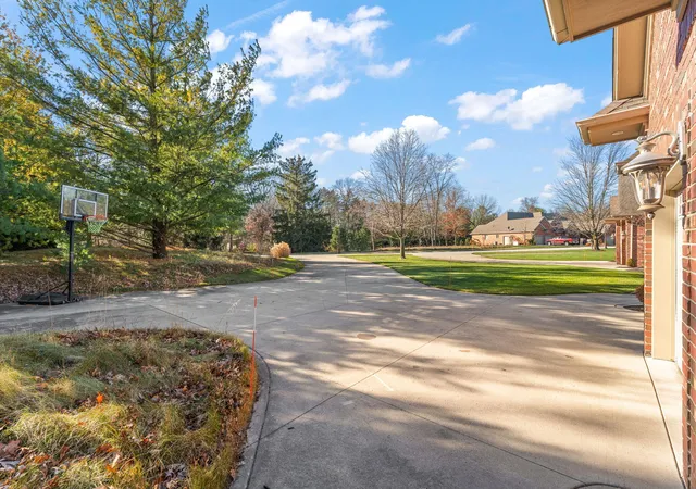 Homes for sale in Wheatfield, IN | 5540 Fountain View Dr, Wheatfield, IN 46392 | MLS# 840993