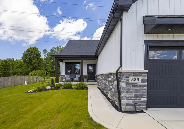 Photo 3 of Sale Pending at 539 Scenic View Ave, Valparaiso, IN 46385 | MLS# 841051 | Listing updated on 2026-08-25