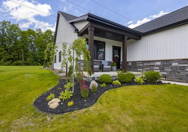 Photo 3 of Sale Pending at 539 Scenic View Ave, Valparaiso, IN 46385 | MLS# 841051 | Listing updated on 2026-08-25