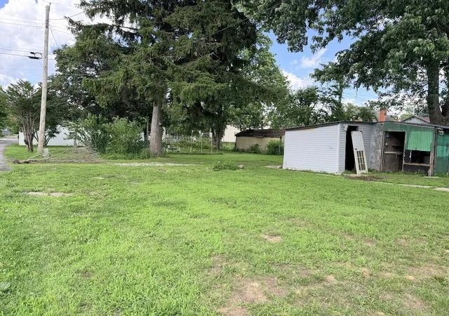 22nd image of 302 E Main St, Medaryville, IN 47957 | MLS# 841210