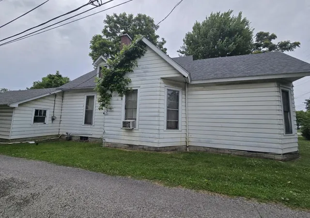 Homes for sale in North Vernon, IN | 17 N Gum St, North Vernon, IN 47265 | MLS# 841059
