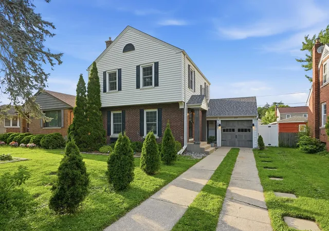 1st image of 237 Sunnyside Ave, Munster, IN 46321 | MLS# 841091