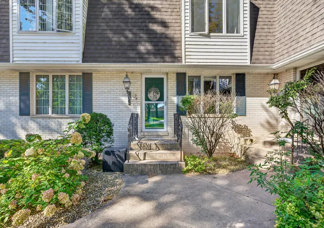 Photo 3 of Condo for sale at 34 Woodhollow Dr, Schererville, IN 46375 | MLS# 846381 | Listing updated on 2026-10-06