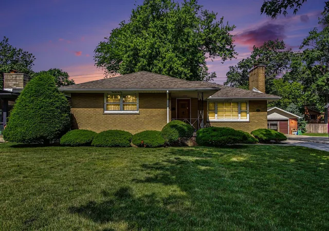 2nd image of 8510 Crestwood Ave, Munster, IN 46321 | MLS# 841223