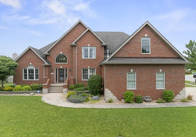 1st image of 12760 Pennsylvania St, Crown Point, IN 46307 | MLS# 841246