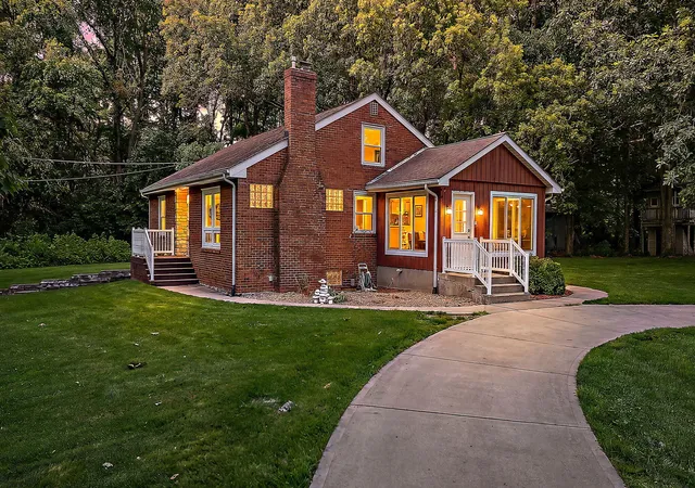 1st image of 1111 S Hobart Rd Rd, Hobart, IN 46342 | MLS# 841346