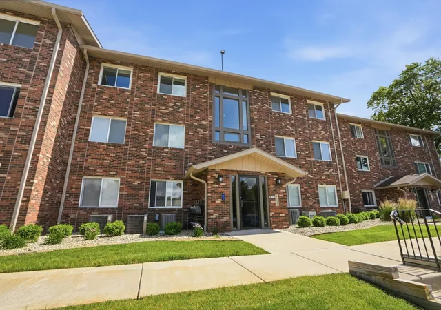 2nd image of 8125 Lake Shore Dr #3, Cedar Lake, IN 46303 | MLS# 841885