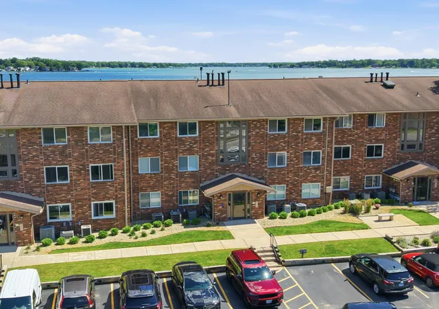 Photo 3 of Condo for sale at 8125 Lake Shore Dr #3, Cedar Lake, IN 46303 | MLS# 841885 | Listing updated on 2026-09-24