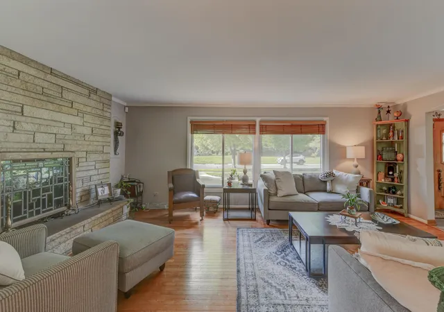 3rd image of 1210 Park Dr, Munster, IN 46321 | MLS# 841812