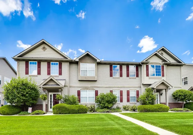 Homes for sale in Schererville, IN | 1234 Primrose Ln #2r, Schererville, IN 46375 | MLS# 841410