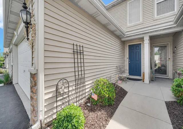 2nd image of 11175 Vermont Cir, Crown Point, IN 46307 | MLS# 841159