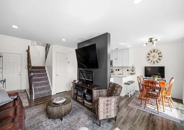 4th image of 11175 Vermont Cir, Crown Point, IN 46307 | MLS# 841159