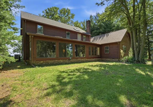Photo 3 of Single family home for sale at 1046 W 1300 South, Kentland, IN 47951 | MLS# 841931 | Listing updated on 2026-07-27