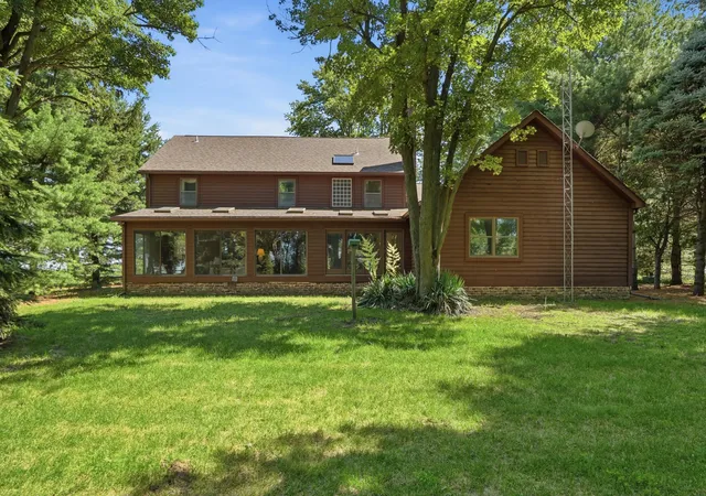 Photo 4 of Single family home for sale at 1046 W 1300 South, Kentland, IN 47951 | MLS# 841931 | Listing updated on 2026-07-27