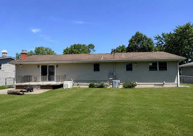 Homes for sale in Crown Point, IN | 1619 W 95th Ave, Crown Point, IN 46307 | MLS# 841201