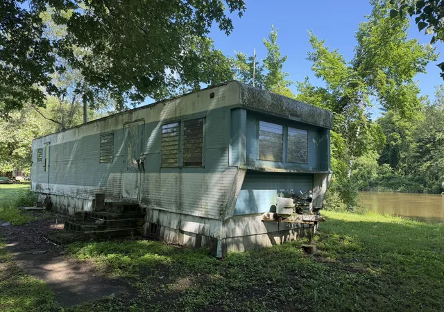 3rd image of 1020 W Bluegrass Rd, Lake Village, IN 46349 | MLS# 841276