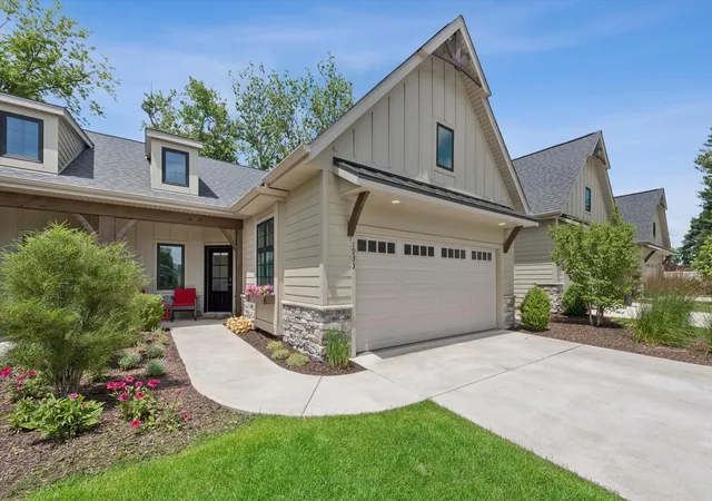 1st image of 1933 W Woodglen Cir, Valparaiso, IN 46383 | MLS# 841217