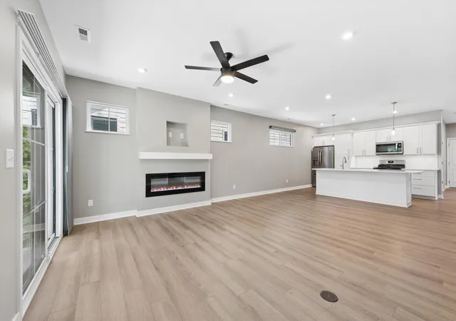 5th image of 1933 W Woodglen Cir, Valparaiso, IN 46383 | MLS# 841217