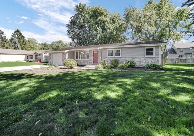 24th image of 2110 Country Club Rd, Valparaiso, IN 46383 | MLS# 842740