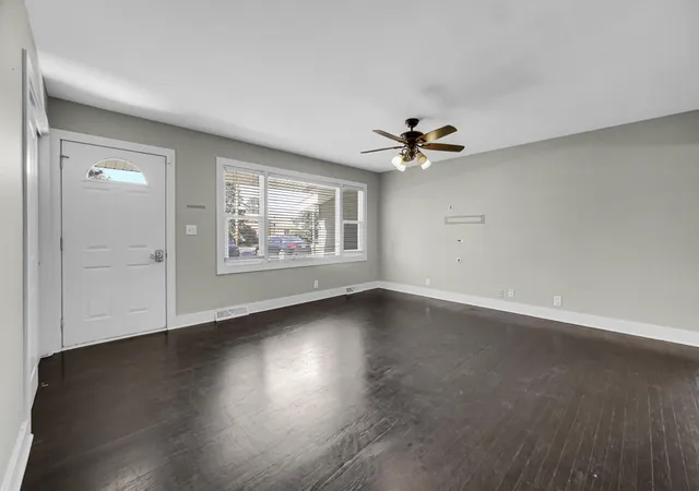 3rd image of 2110 Country Club Rd, Valparaiso, IN 46383 | MLS# 842740