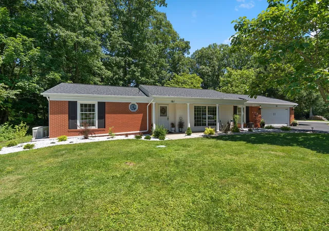 2nd image of 161 Sylvan Dr, Valparaiso, IN 46385 | MLS# 841177