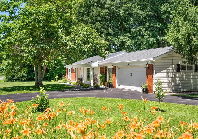 3rd image of 161 Sylvan Dr, Valparaiso, IN 46385 | MLS# 841177
