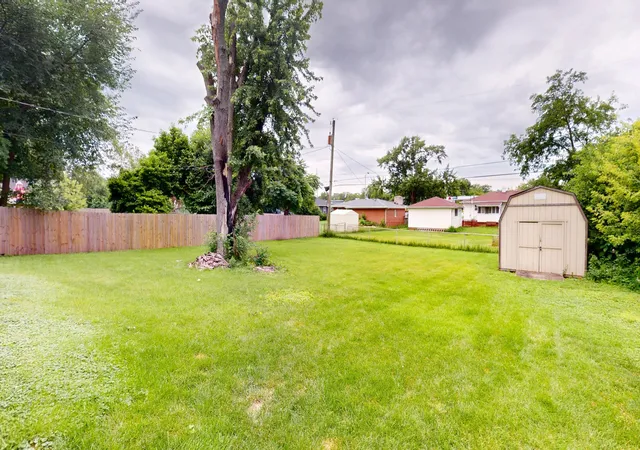 Homes for sale in Merrillville, IN | 3 Sunset Rd, Merrillville, IN 46410 | MLS# 841263