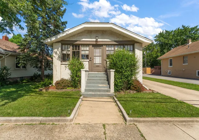 Homes for sale in Highland, IN | 8829 Parrish Ave, Highland, IN 46322 | MLS# 841180