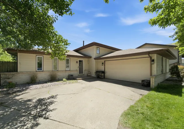 1st image of 8695 Clark Pl, Crown Point, IN 46307 | MLS# 841241