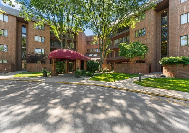 1st image of 910 Ridge Rd #203, Munster, IN 46321 | MLS# 841196