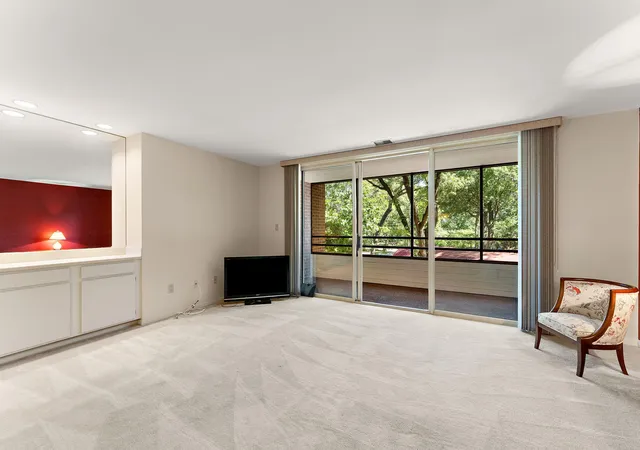 Photo 3 of Condo for sale at 910 Ridge Rd #203, Munster, IN 46321 | MLS# 841196 | Listing updated on 2026-10-05
