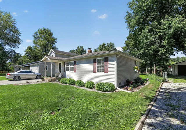 Homes for sale in Fairland, IN | 5641 N Clover West Dr, Fairland, IN 46126 | MLS# 841190
