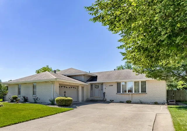 1st image of 1534 Poplar Ln, Munster, IN 46321 | MLS# 841191