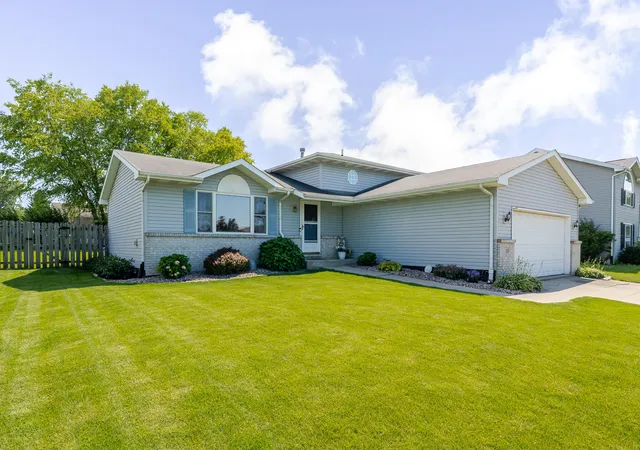 2nd image of 183 W 128th Ave, Crown Point, IN 46307 | MLS# 841229