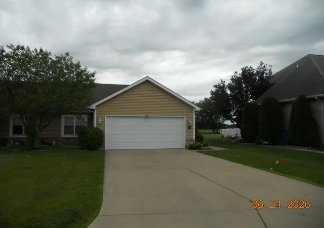 2nd image of 10597 Maine Dr, Crown Point, IN 46307 | MLS# 841221