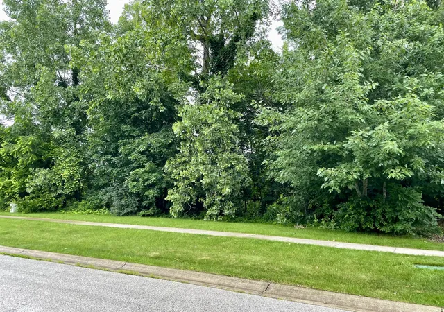 3rd image of 887 Hemingway Trl, Valparaiso, IN 46383 | MLS# 841270