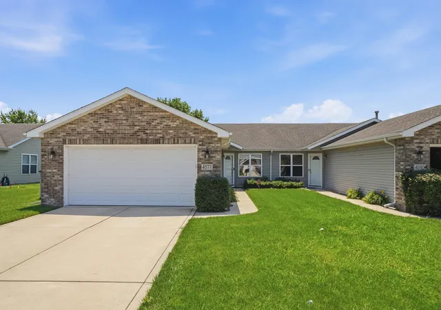 Homes for sale in Merrillville, IN | 4577 W 73rd Ct, Merrillville, IN 46410 | MLS# 841970