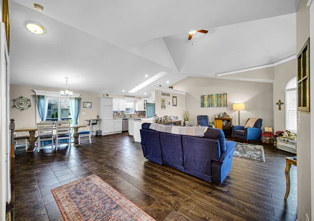 5th image of 9137 Michigan Dr, Crown Point, IN 46307 | MLS# 842338