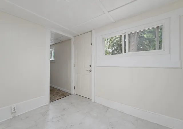 3rd image of 910 E 6Th St, Hobart, IN 46342 | MLS# 841482