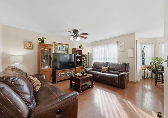 4th image of 1153 S Delaware St, Hobart, IN 46342 | MLS# 841266
